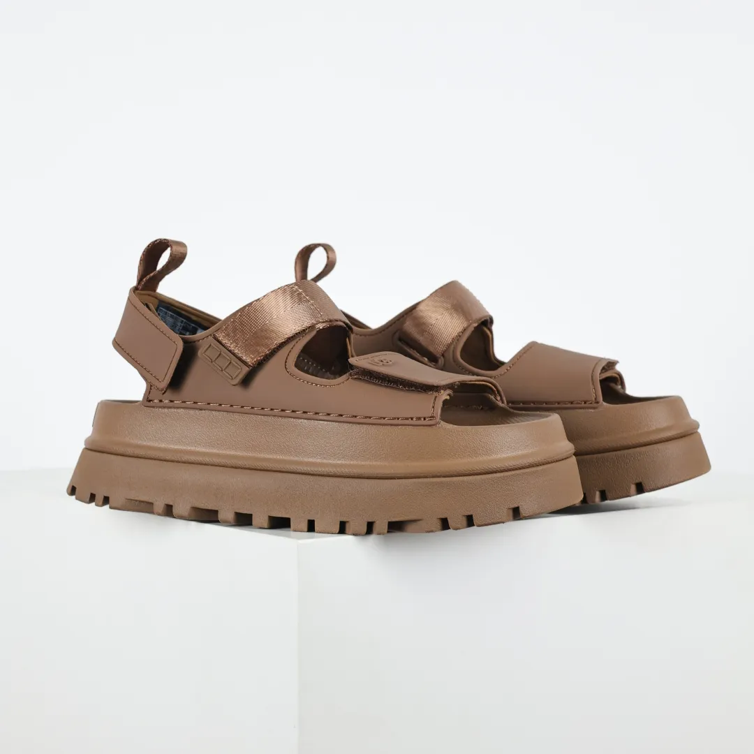 Copy price 💰560 Core recommendation Good price UGG Velcro slippers sandals summer versatile slippers soft sole non-slip beach thick sole casual elegant sandals The style of UGG sandals is really nice. It is suitable for all ages. The soles are made of super lightweight EVA foam. The classic material of U family can be said to be "light" to let you enjoy a different naked feeling. It is one of the most worth buying sandals in history. I guarantee you will not regret the series. Original OEM production Y products are available now. Size: 35 36 37 38 39 40